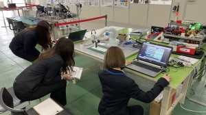 08産業用ロボットにプログラミング